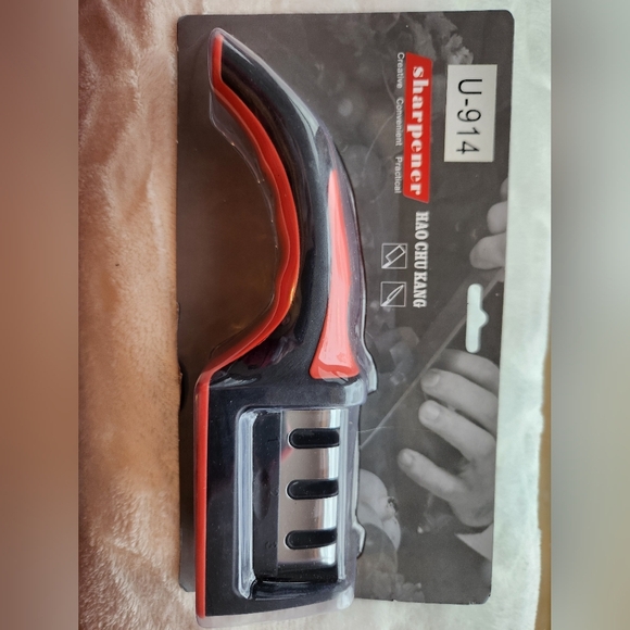 Hao Chu Xiang Knife Sharpener - Black and Red - Picture 1 of 2